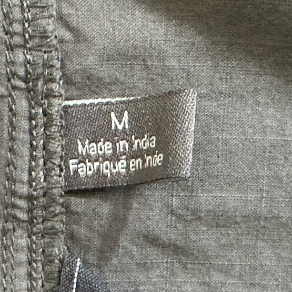 Merrell sz med top gray/green drawstring waist Tab and button roll up sleeve - Picture 12 of 12